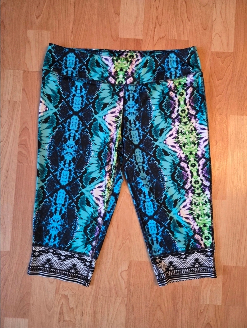 Material Girl Active mixed print cropped leggings